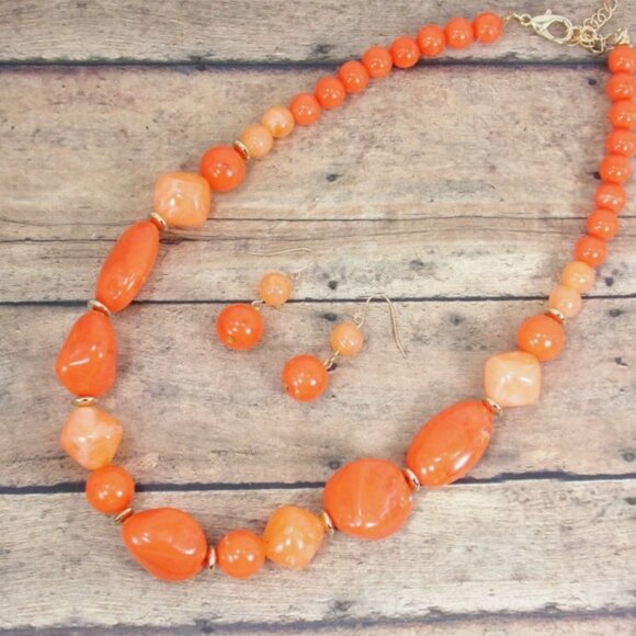 Orange bead necklace earring set with large chunky beads and gold accents - Picture 7 of 12